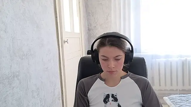 Snapshot of CutieAnny chatting on 8, 10, 2025 CutieAnny online show from 8, 10, 2025