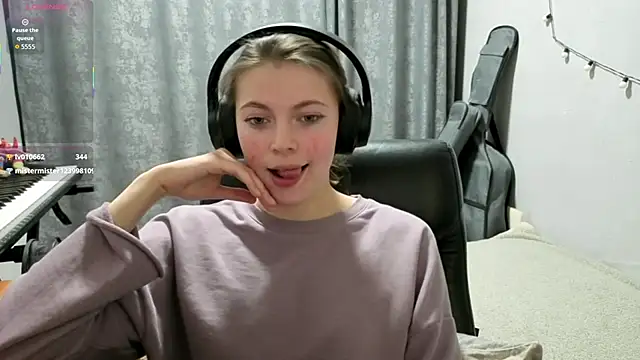 CutieAnny online show from 28, 4, 2026