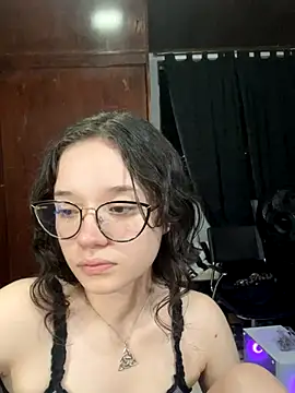 Snapshot of sukubo__ chatting on 19, 12, 2025 sukubo online show from 19, 12, 2025