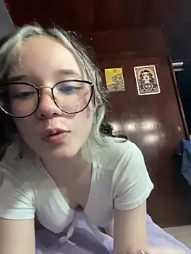 Snapshot of sukubo__ chatting on 3, 2, 2026 sukubo online show from 3, 2, 2026