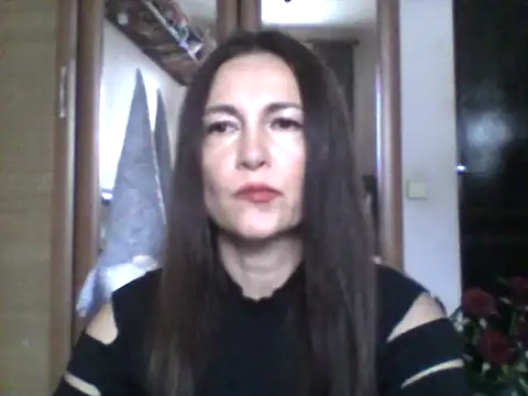 Cyreluna online show from 4, 11, 2025