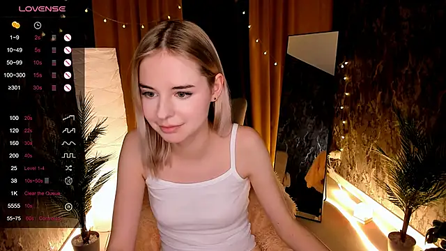 LillianShine online show from 6, 11, 2025