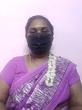 Snapshot of Tamil_Azhaghi25 chatting on 25, 9, 2025 Tamil Azhaghi25 online show from 25, 9, 2025