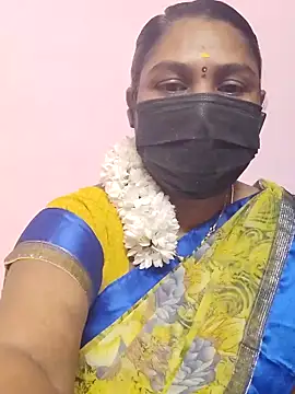 Snapshot of Tamil_Azhaghi25 chatting on 1, 10, 2025 Tamil Azhaghi25 online show from 1, 10, 2025
