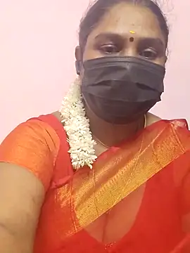 Snapshot of Tamil_Azhaghi25 chatting on 18, 10, 2025 Tamil Azhaghi25 online show from 18, 10, 2025
