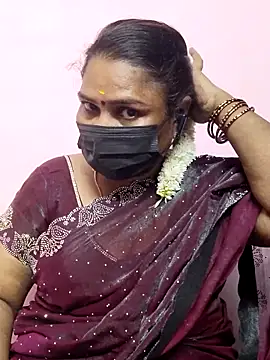 Snapshot of Tamil_Azhaghi25 chatting on 19, 10, 2025 Tamil Azhaghi25 online show from 19, 10, 2025