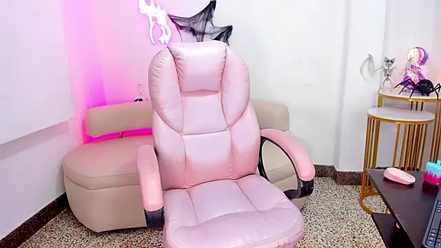 Miss Francheska online show from 20, 10, 2025