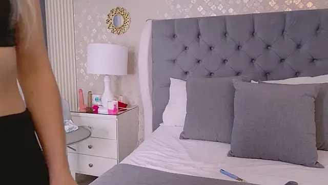 ZoeWilliis online show from 26, 7, 2026