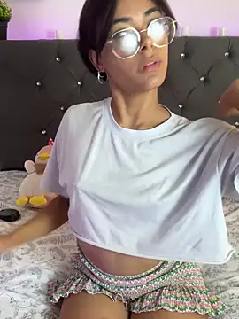 Snapshot of Im_Lyan chatting on 9, 10, 2025 Im Lyan online show from 9, 10, 2025