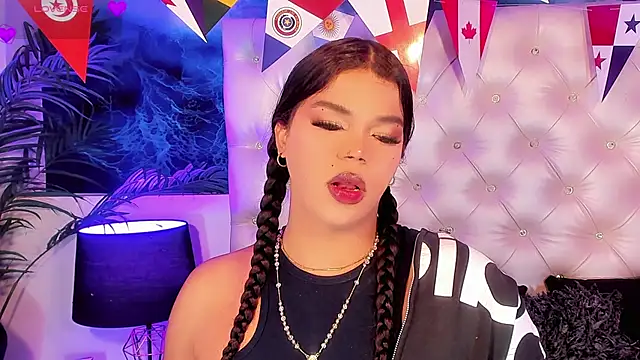Valeria Swett  online show from 15, 6, 2026
