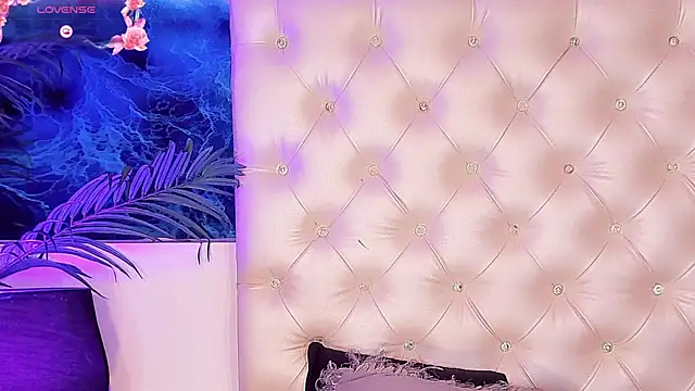 Valeria Swett  online show from 23, 6, 2026