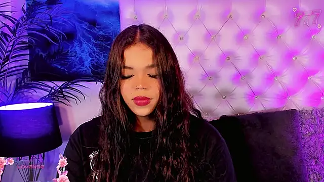 Valeria Swett  online show from 6, 7, 2026