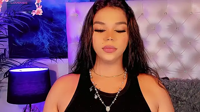 Valeria Swett  online show from 10, 7, 2026