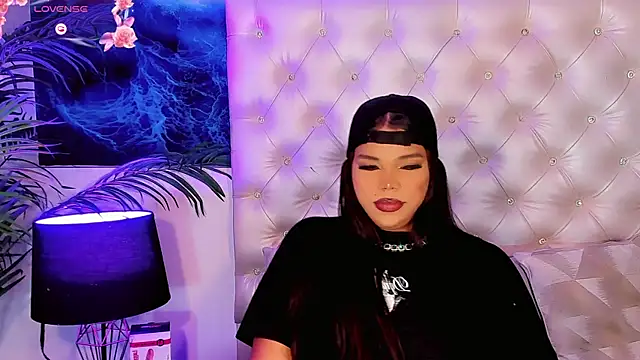 Valeria Swett  online show from 25, 7, 2026
