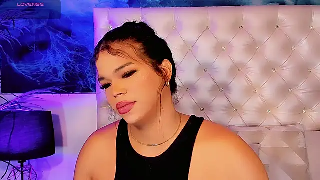 Valeria Swett  online show from 27, 7, 2026