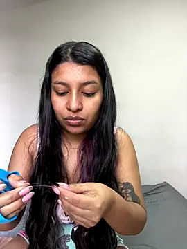  Chloe Smith online show from 28, 10, 2025