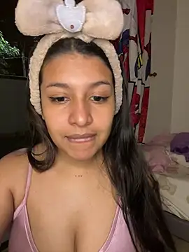  Chloe Smith online show from 4, 5, 2026