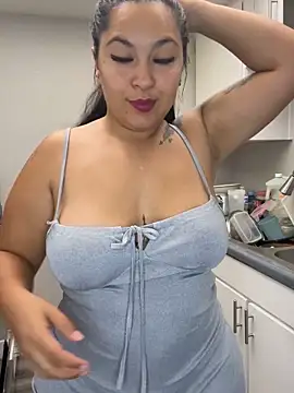 Snapshot of latina_curvy22 chatting on 18, 9, 2025 latina curvy22 online show from 18, 9, 2025