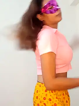 Snapshot of new_coupleee chatting on 12, 9, 2025 new coupleee online show from 12, 9, 2025