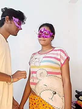 Snapshot of new_coupleee chatting on 1, 11, 2025 new coupleee online show from 1, 11, 2025