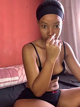 Snapshot of Pretty_Beauty chatting on 2, 10, 2025 Pretty Beauty online show from 2, 10, 2025