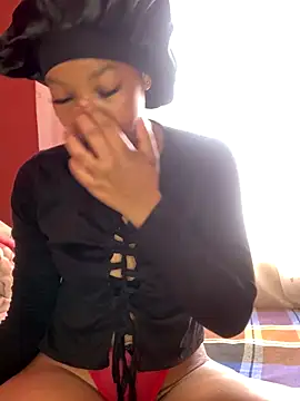 Snapshot of Pretty_Beauty chatting on 8, 10, 2025 Pretty Beauty online show from 8, 10, 2025