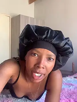 Snapshot of Pretty_Beauty chatting on 15, 10, 2025 Pretty Beauty online show from 15, 10, 2025