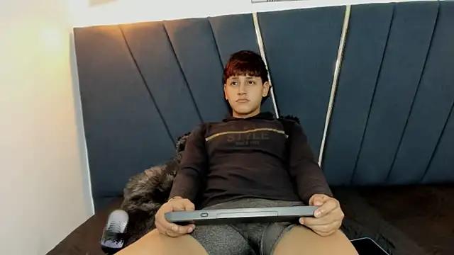 zeusapollofuck online show from 30, 9, 2025