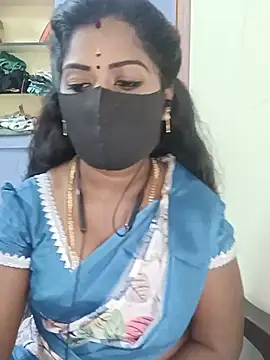 Snapshot of tamilammukuttyy chatting on 2, 7, 2026 tamilammukuttyy online show from 2, 7, 2026