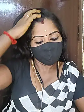 Snapshot of tamilammukuttyy chatting on 9, 8, 2026 tamilammukuttyy online show from 9, 8, 2026