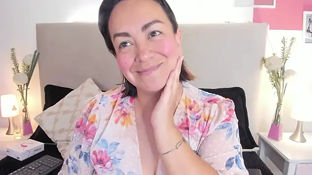 Snapshot of Angel_Velvet chatting on 5, 3, 2026 Angel Velvet online show from 5, 3, 2026