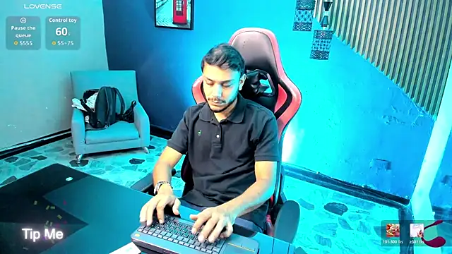 Boss Domiinator online show from 28, 7, 2026