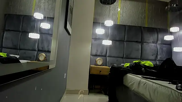 Snapshot of HunterHeat_ chatting on 20, 9, 2025 HunterHeat online show from 20, 9, 2025