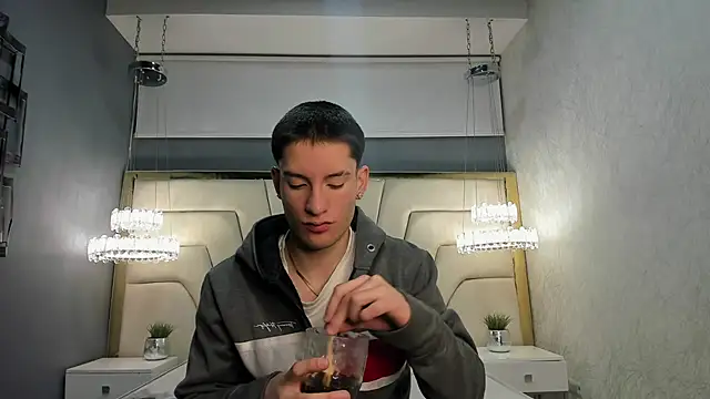 Snapshot of HunterHeat_ chatting on 26, 9, 2025 HunterHeat online show from 26, 9, 2025