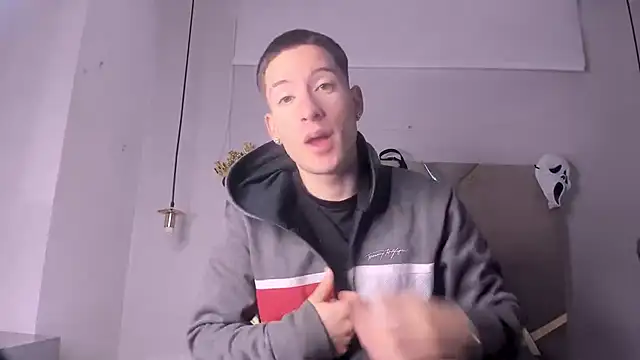 Snapshot of HunterHeat_ chatting on 23, 10, 2025 HunterHeat online show from 23, 10, 2025