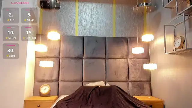 Snapshot of HunterHeat_ chatting on 20, 11, 2025 HunterHeat online show from 20, 11, 2025