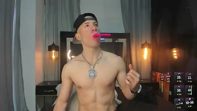 Snapshot of HunterHeat_ chatting on 16, 12, 2025 HunterHeat online show from 16, 12, 2025