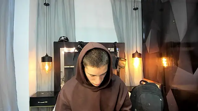 Snapshot of HunterHeat_ chatting on 19, 1, 2026 HunterHeat online show from 19, 1, 2026