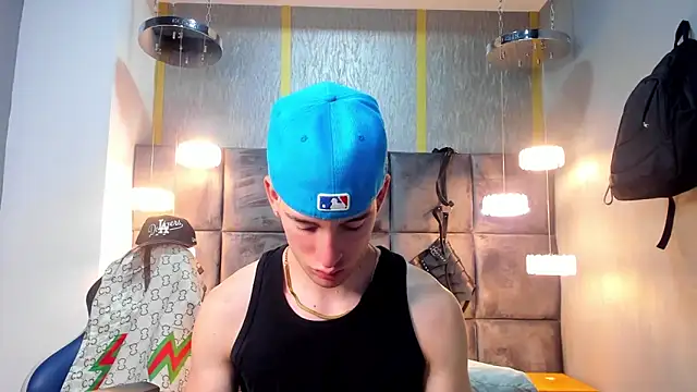 Snapshot of HunterHeat_ chatting on 16, 3, 2026 HunterHeat online show from 16, 3, 2026