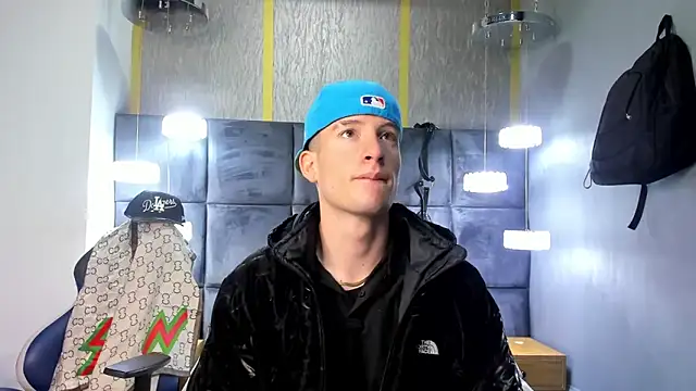 Snapshot of HunterHeat_ chatting on 18, 3, 2026 HunterHeat online show from 18, 3, 2026