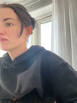 Snapshot of Remirosee chatting on 26, 11, 2025 Remirosee online show from 26, 11, 2025