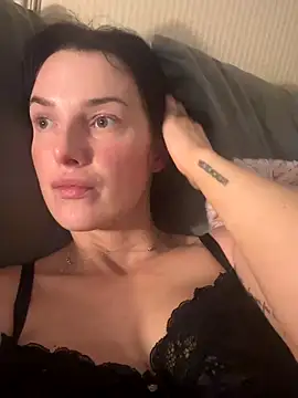 Snapshot of Remirosee chatting on 1, 12, 2025 Remirosee online show from 1, 12, 2025