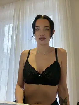 Snapshot of Remirosee chatting on 23, 12, 2025 Remirosee online show from 23, 12, 2025