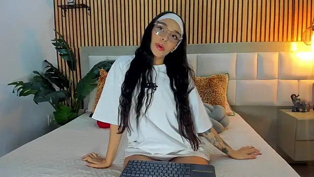 Roseaurora online show from 13, 1, 2026