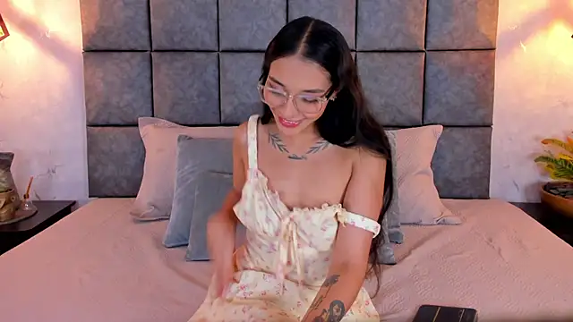 Snapshot of Roseaurora chatting on 21, 5, 2026 Roseaurora online show from 21, 5, 2026