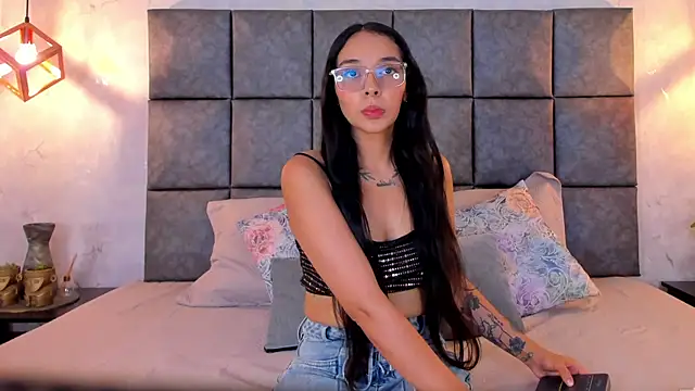Snapshot of Roseaurora chatting on 3, 6, 2026 Roseaurora online show from 3, 6, 2026