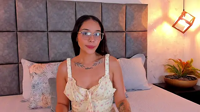 Snapshot of Roseaurora chatting on 22, 6, 2026 Roseaurora online show from 22, 6, 2026