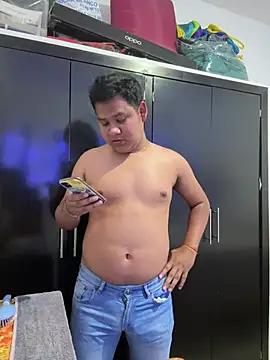 Snapshot of Danimiles chatting on 19, 2, 2026 Danimiles online show from 19, 2, 2026