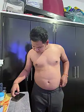 Snapshot of Danimiles chatting on 20, 2, 2026 Danimiles online show from 20, 2, 2026