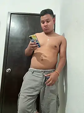 Snapshot of Danimiles chatting on 4, 3, 2026 Danimiles online show from 4, 3, 2026